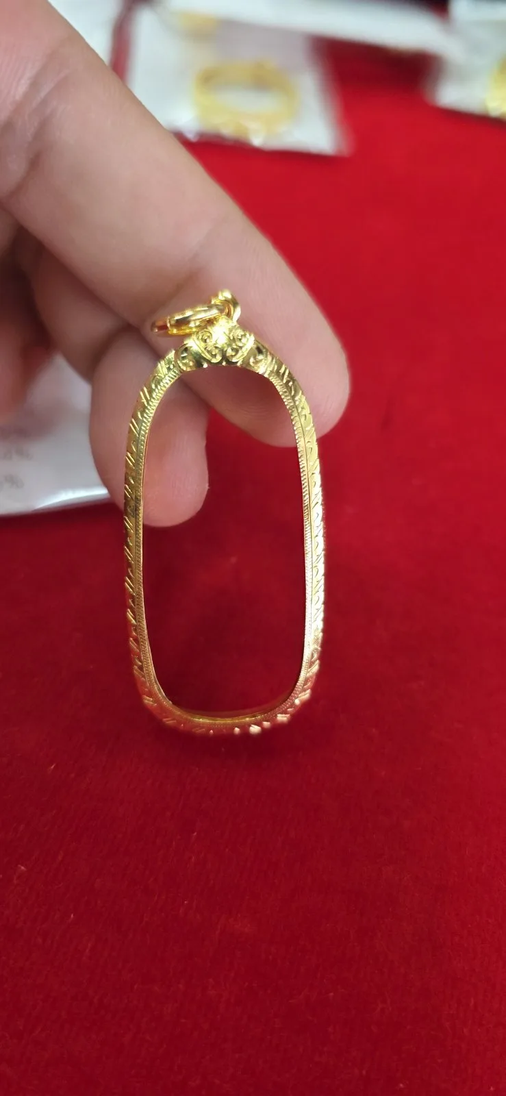 กรอบทองทรงเม็ดขนุน 橄榄形金壳