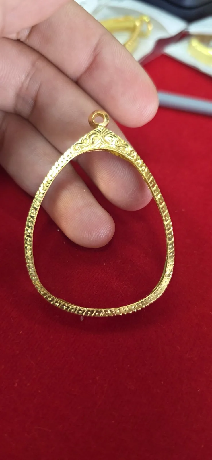 กรอบทองพระปิตดตา 必达形金壳