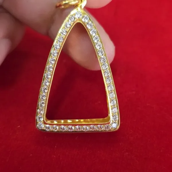 กรอบทองทรงเตารีด 熨斗形金壳