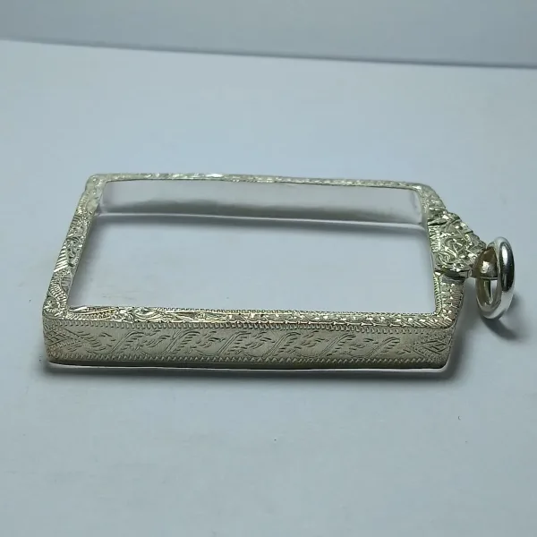 กรอบ