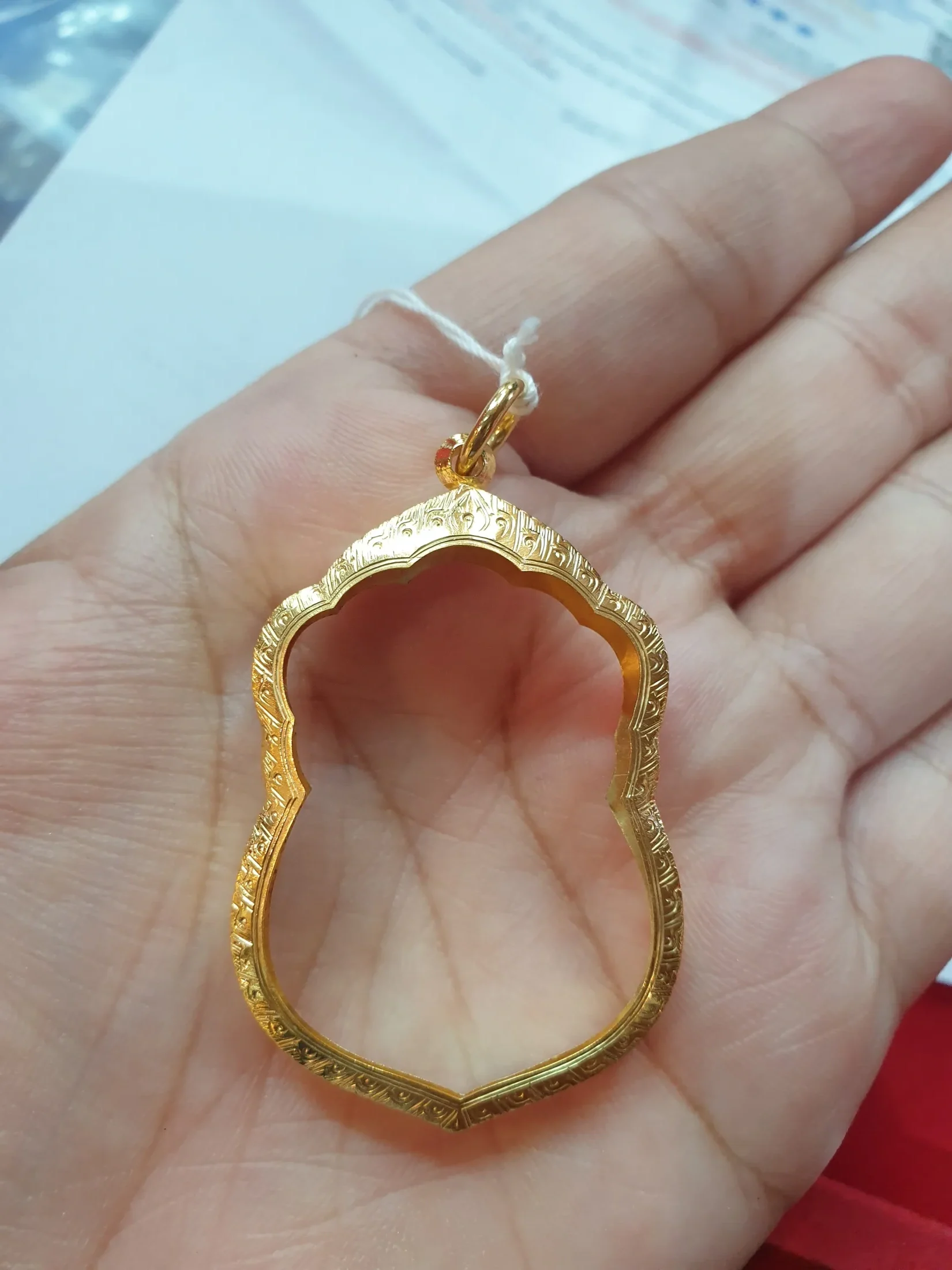 รูปสินค้า เหรียญหลวงพ่อรวย วัดตะโกLuang Pho Ruay amulet from Wat TakoA deposit of 500 RM is required.