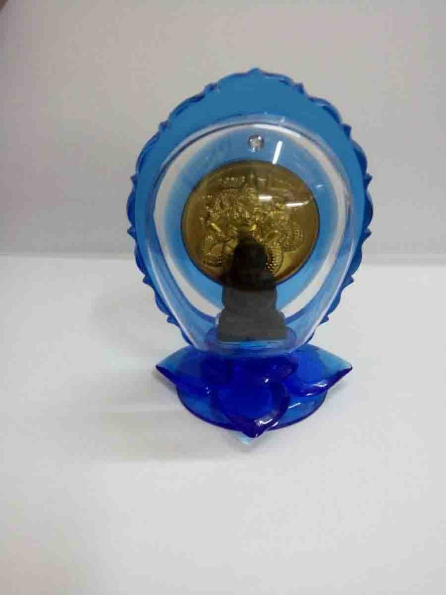 เลี่ยมตั้งหน้ารถ