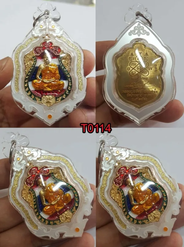 กรอบพลาสติกหู B3D หน้ากากสองชั้น ลายมังกรML010 สีขาวมุกP-999 ลำตัวสีทรายทอง ตามีสี
ทอง+G3(ตัวกลางต้องระบุสี) - T0114