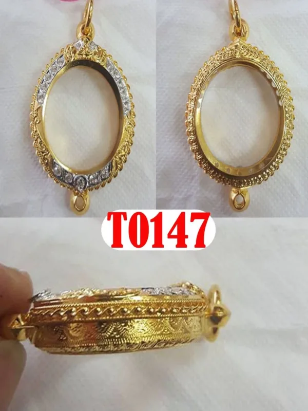ตลับหน้าโองานมือติดซุ้มฝังเพชรตามกำหนด ชุบสองสี ลวดเกลียว3ชั้น - T0147