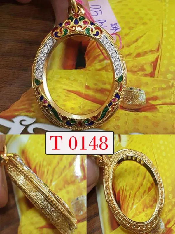 ตลับหน้าโองานมือติดซุ้มบนล่างลงยาหลากสี หน้าฝังเพชร ชุบสองสี ลวดเกลียวไข่ปลาผสมหลอด - T0148