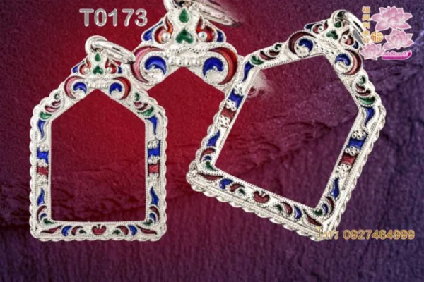 กรอบเงินลายสุโขทัยลวดเกลียวดัดลงยาหลากสี สีและลายตามที่เลือก - T0173
