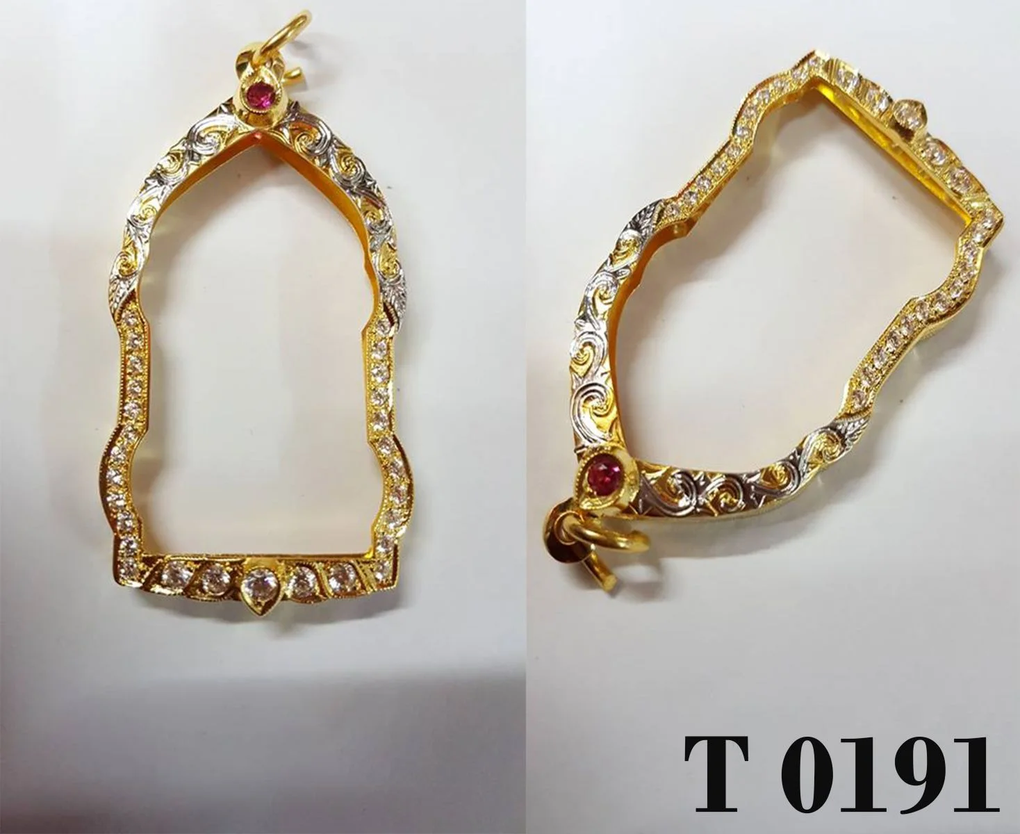 กรอบหน้าโอฝังเพชร บนลายฉลุชุบขาวติดเพชรทรงหยดน้ำ1เม็ด กลางฝังเพชรจิก4เม็มยิขอบ ล่างยกชั้นเพชรตาม้าไม่ชุบขาว - T0191