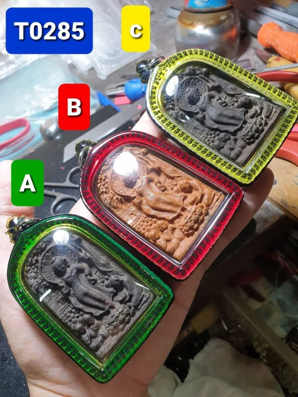 กรอบลายหน้ากากเทเลซิ่นสีแดงลายเพราะ - T0285/B