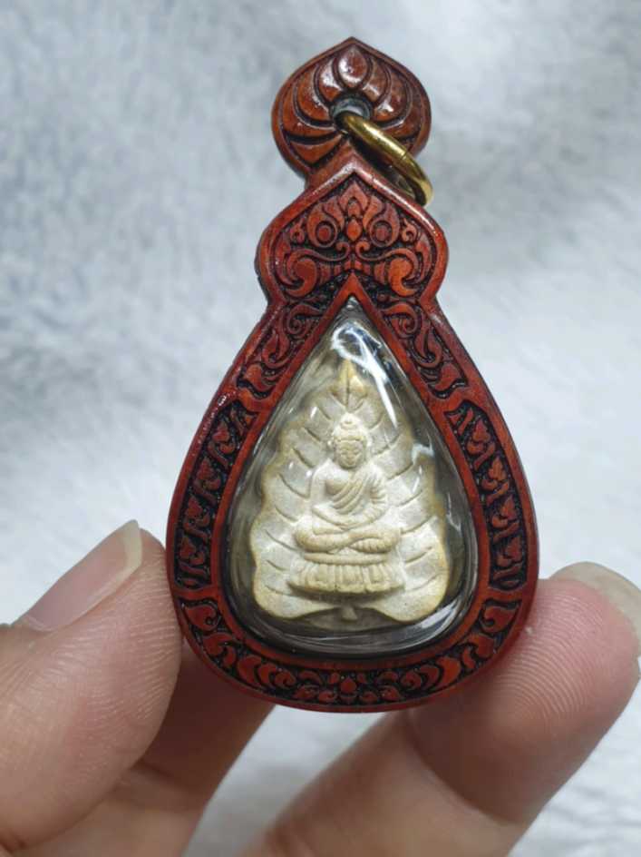 กรอบพระไม้มงคล กันน้ำแกะลายเลเซอร์ - T0533/C