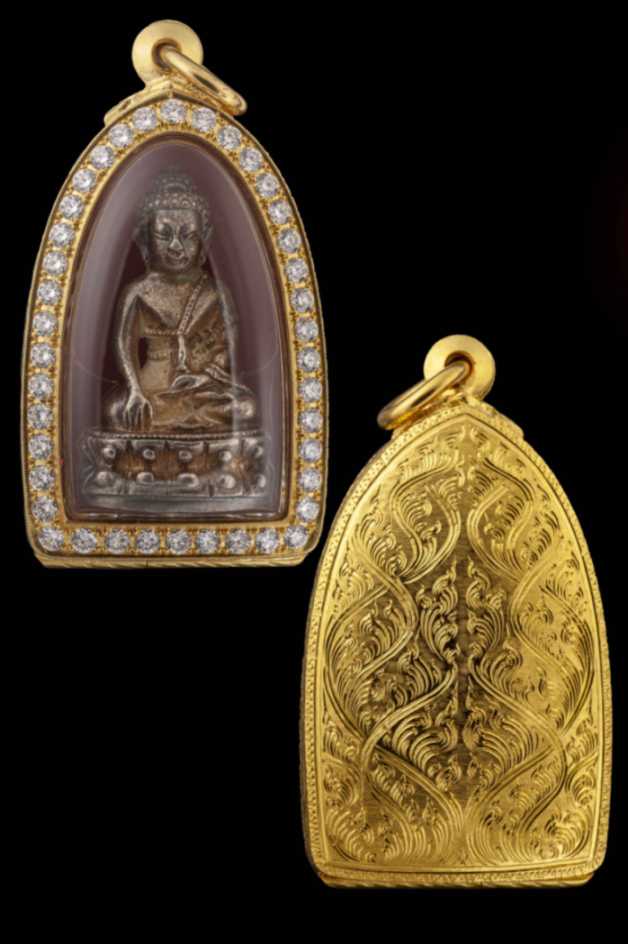 ตลับเปิดหน้าปิดหลังหน้าโอฝังเพชรรอบ จิก4เม็ด ยิขอบไม่ชุบทองคำขาว