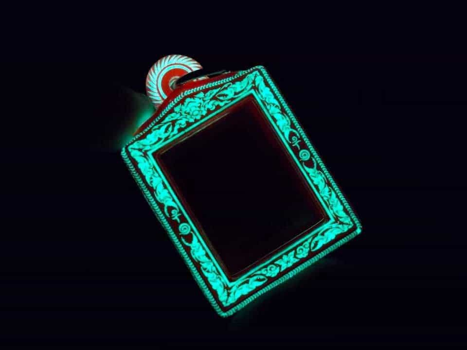 กรอบทองอะคริลิคเรืองแสงเต็มหน้า สีและลายตามสั่ง